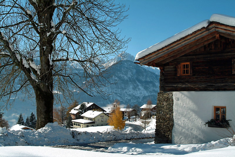 Blick vom Straganzhof über Iselsberg Straganzhof - im Winter mit Blick über Iselsberg auf die Lienzer Dolomiten